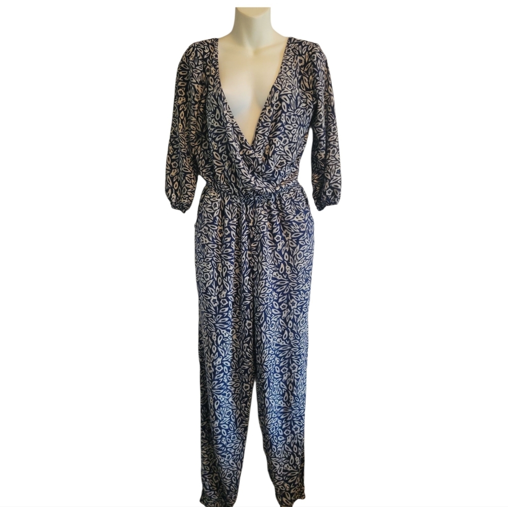 Hollister Abstract Print Jumpsuit with Elastic Waist And Key Hole Back Sz.M/S